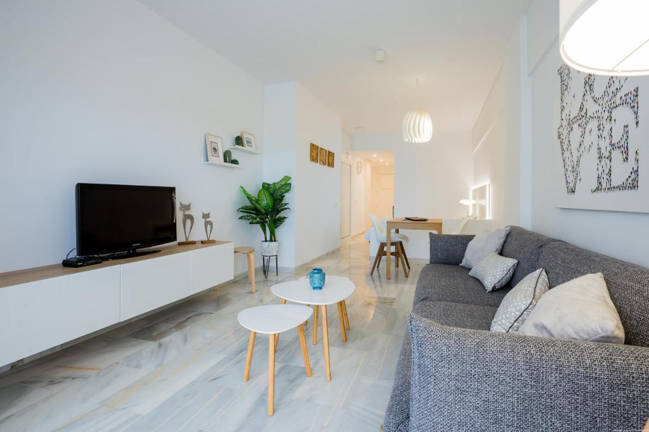 White - La Caleta Apartment